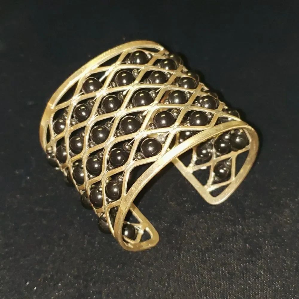VNTG Goldtone Lattice Black Bead Bracelet - Picture 1 of 4